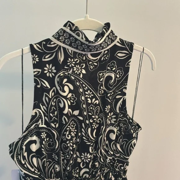 NWT Dress HAWAIIAN PAISLEY Crepe Split Ruffle Neck Maxi Dress Black Sleeveless - Picture 9 of 15